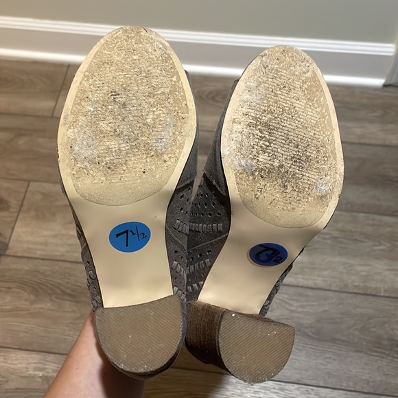 Booties - Picture 4 of 7